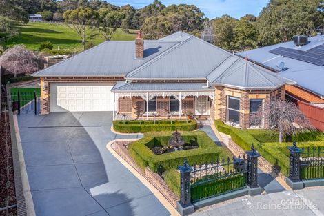 Property photo of 22 Twin Creek Court Sunbury VIC 3429