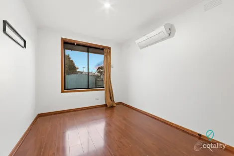 Property photo of 1 Cheleon Way Kings Park VIC 3021