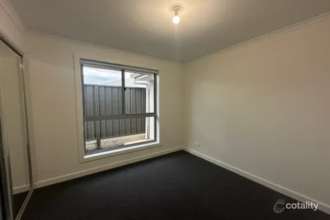 Property photo of 5 Hastwell Drive Munno Para Downs SA 5115