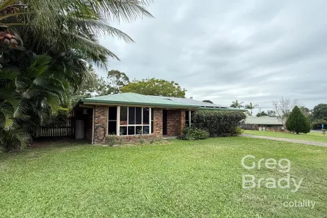 Property photo of 4 Mapley Court Sarina QLD 4737