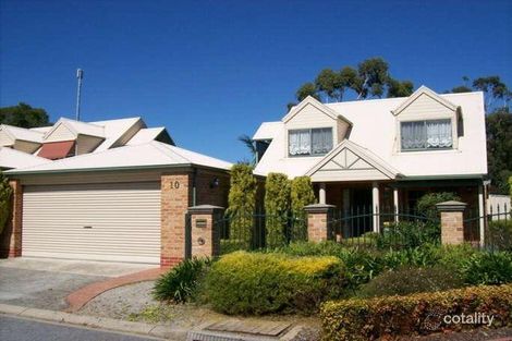 Property photo of 10 Manna Court Ferntree Gully VIC 3156