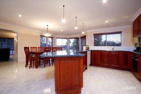 Property photo of 10 Callan Court Mill Park VIC 3082