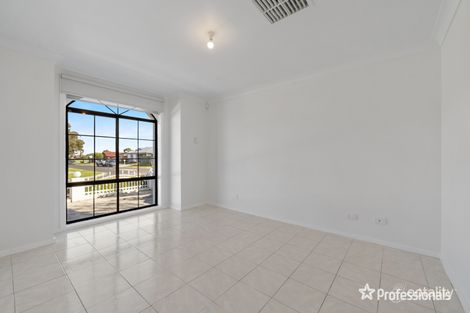 Property photo of 8 Currie Drive Delahey VIC 3037