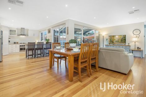 Property photo of 8 Lindsay Crescent Lynbrook VIC 3975