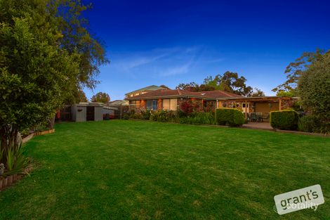 Property photo of 8 Earlston Square Berwick VIC 3806