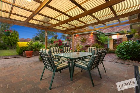 Property photo of 8 Earlston Square Berwick VIC 3806
