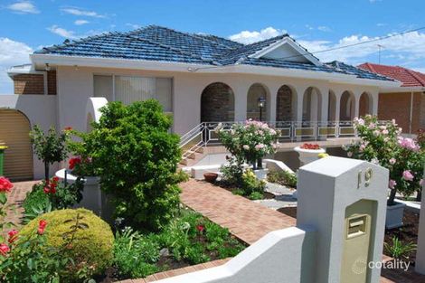 19 Annie St, Beaconsfield, WA 6162