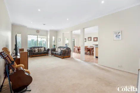 Property photo of 2 Travers Walk Heatherton VIC 3202