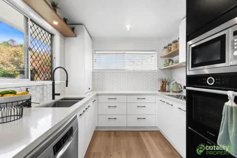 Property photo of 19 Nottingham Parade Bray Park QLD 4500