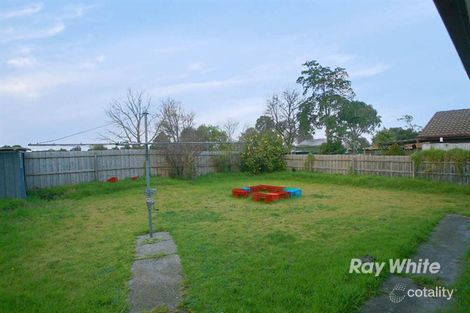 Property photo of 35 Bundeena Avenue Keysborough VIC 3173