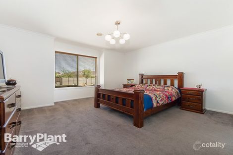 Property photo of 4 Teal Court Cairnlea VIC 3023