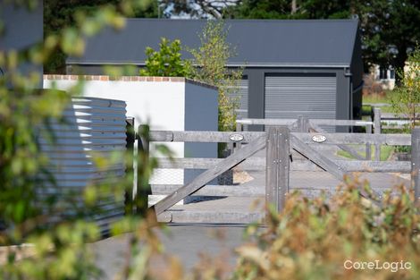 Property photo of 18 Challoner Rise Renwick NSW 2575