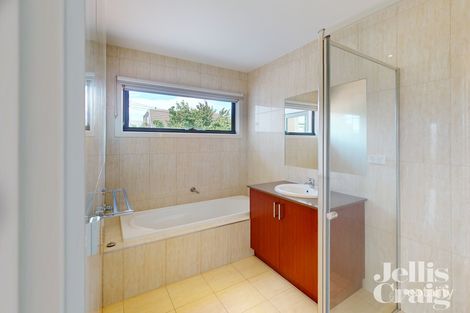 Property photo of 1/1 Prince Edward Avenue McKinnon VIC 3204