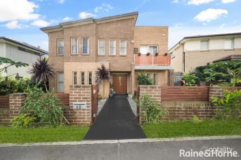 22/22a Isabella Cres, Glenfield, NSW 2167