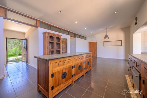 Property photo of 18 Sayre Crescent Boyne Island QLD 4680