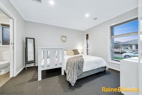 Property photo of 21 Cortajalla Avenue Clyde North VIC 3978