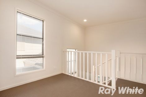 Property photo of 6 Harlesden Circuit Pakenham VIC 3810