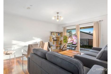 Property photo of 2A/57 Crown Street Holland Park West QLD 4121