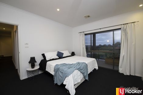 Property photo of 2 Tully Place Jerrabomberra NSW 2619