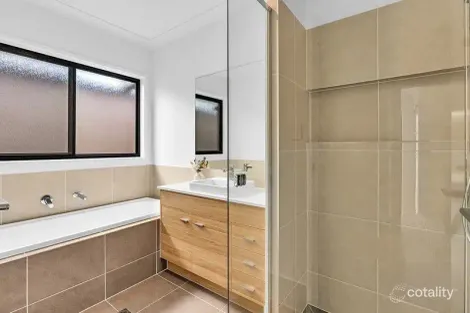 Property photo of 17 Hall Street Pallara QLD 4110