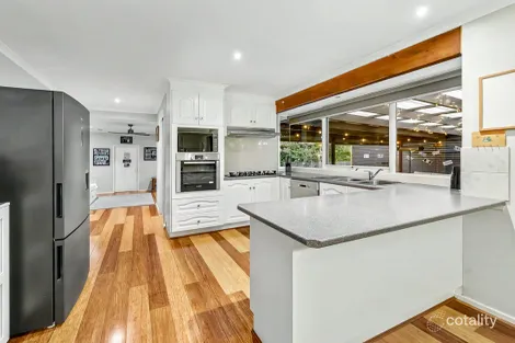 Property photo of 12 Nullica Court Berwick VIC 3806