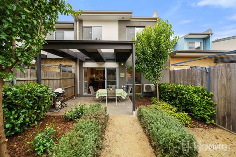 Property photo of 23 Lovegrove Walk Googong NSW 2620