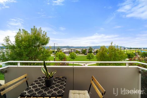Property photo of 23 Lovegrove Walk Googong NSW 2620
