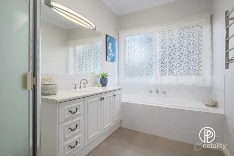 Property photo of 280 Queens Road Wandin East VIC 3139