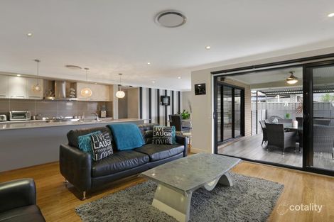 Property photo of 17 Flemmings Crescent Horsley NSW 2530