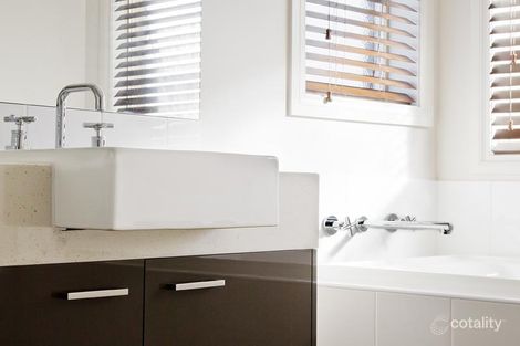 Property photo of 7 Bathgate Crescent Cranbourne East VIC 3977
