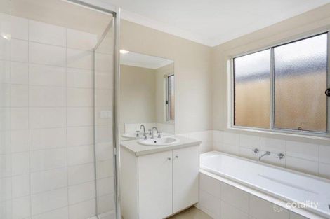 Property photo of 37 Holly Drive Wallan VIC 3756