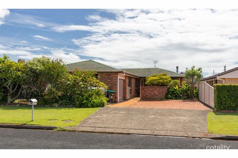 15 Blundell Ave, Forster, NSW 2428