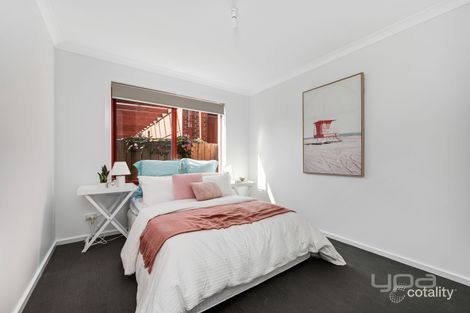 Property photo of 11 Mitta Mitta Way Meadow Heights VIC 3048