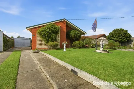 42 Hawthorn Cres, Churchill, VIC 3842