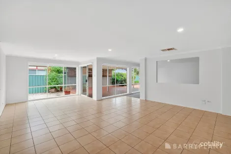 Property photo of 8 Hydefield Drive Wyndham Vale VIC 3024