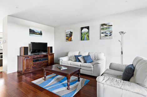 Property photo of 4/25 Pottage Circuit Macleod VIC 3085