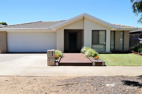 Property photo of 12 Citronelle Circuit Brookfield VIC 3338