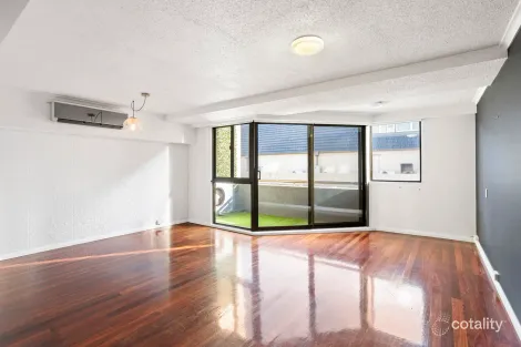 Property photo of 33/27 Queens Road Melbourne VIC 3004