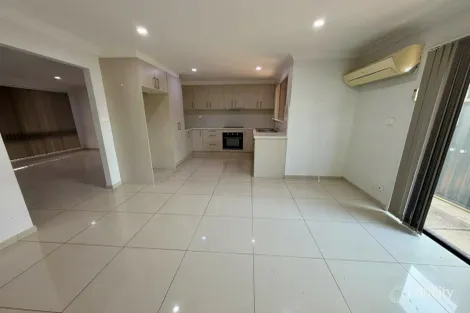 Property photo of 130 Explorers Way St Clair NSW 2759
