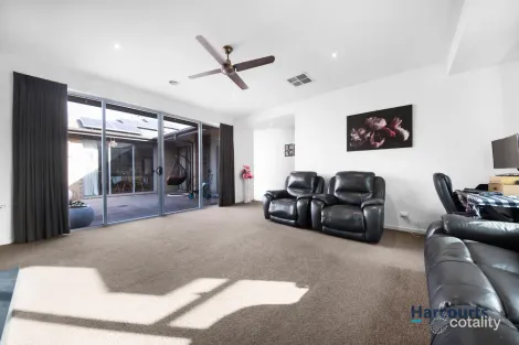 Property photo of 3 Harrington Avenue Tarneit VIC 3029