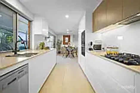 Property photo of 23 Redleaf Court Burleigh Waters QLD 4220