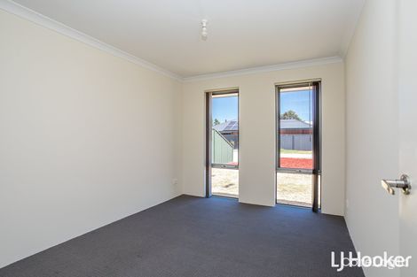 Property photo of 37 Mannikin Way Maddington WA 6109