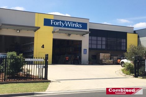 2/4 Waler Cres, Smeaton Grange, NSW 2567