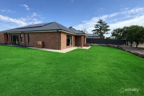 9 Samuel Rd, Nuriootpa, SA 5355