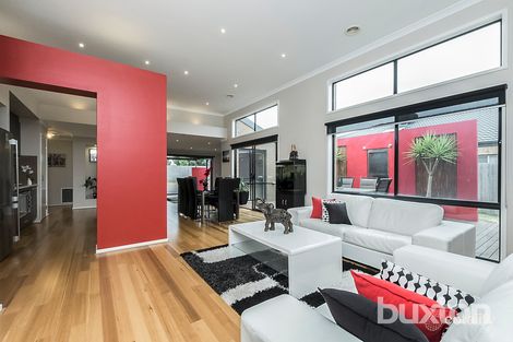 Property photo of 10 Sugargum Drive Waurn Ponds VIC 3216