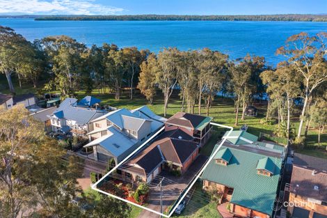 15 Lakeshore Ave, Kingfisher Shores, NSW 2259