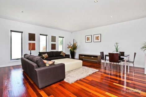 Property photo of 10 Calthorpe Green Caroline Springs VIC 3023