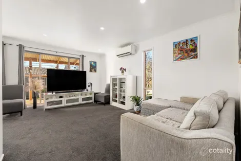 Property photo of 8/29-31 Derrington Crescent Bonython ACT 2905