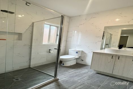 Property photo of 10 Mewat Circuit Thornhill Park VIC 3335