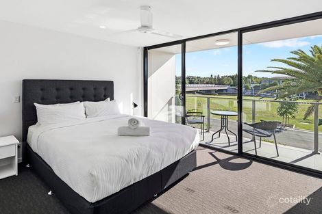 8 Santa Barbara Rd, Hope Island, QLD 4212